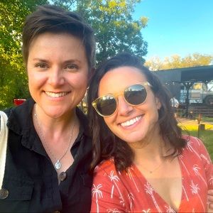 Meet your Posher, Carli